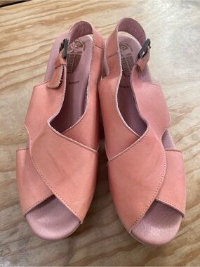 WORISHOFER Coral Pink Leather Platform Sandals